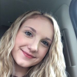 Meet your Posher, Leah